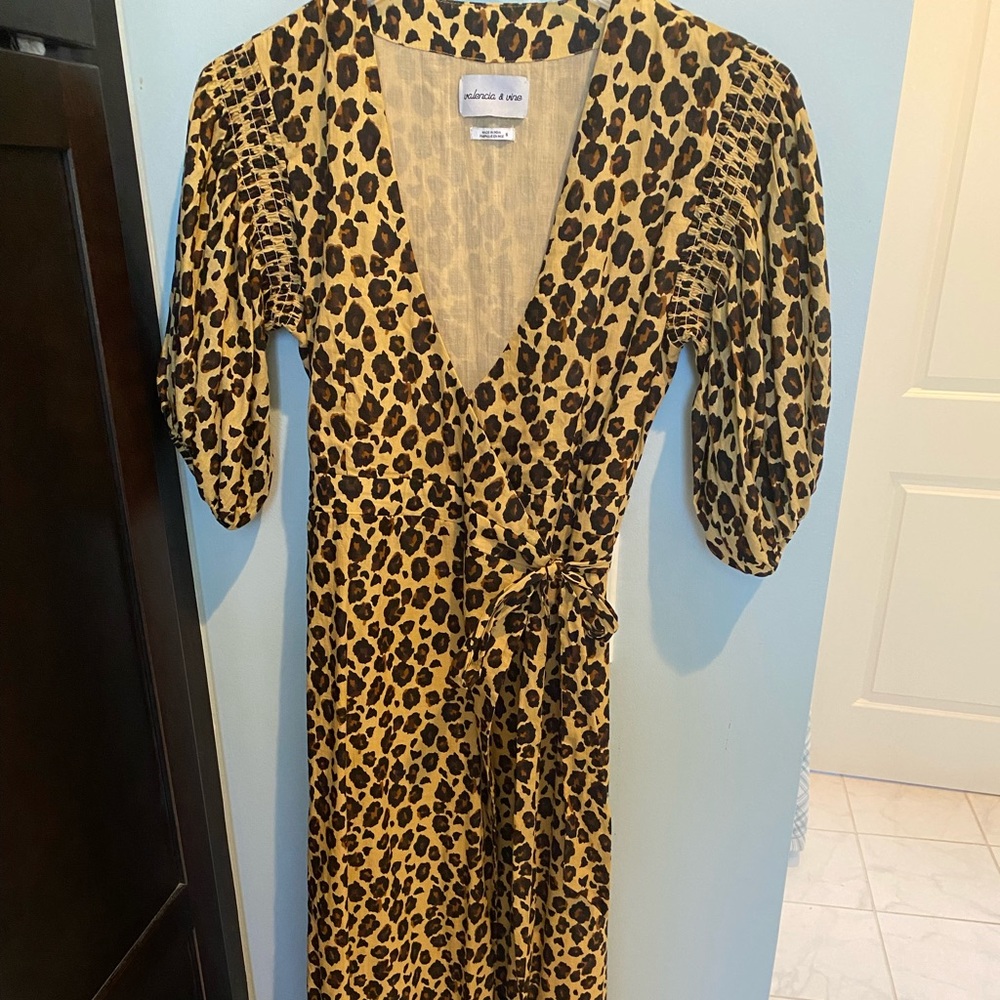 Women’s, animal print dress, size small, 100% cott
